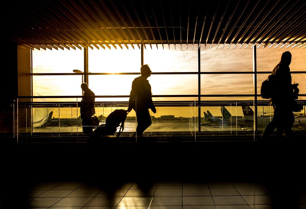 Last-Minute Summer Getaways! 4 Great Things To Remember for Your Packing List. ge9a7bc244498496464ff5f999236dc160c609dcccc7efaaa98e279bbaf0902e700d628930167ef0366f7a17da60415d1e4be629379fc1ad11e64d7cfc63e0d42_1280-1822133.jpg