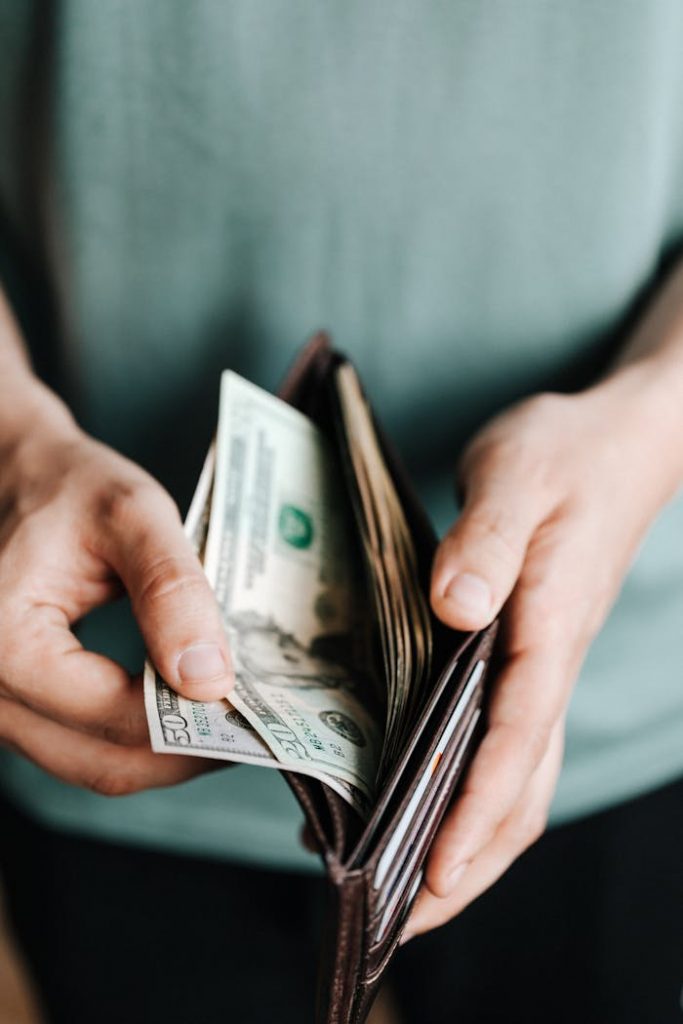 September 2024 Money Hack: How to Boost Your Savings with the "No-Spend Week" Challenge pexels-photo-4386433-4386433.jpg