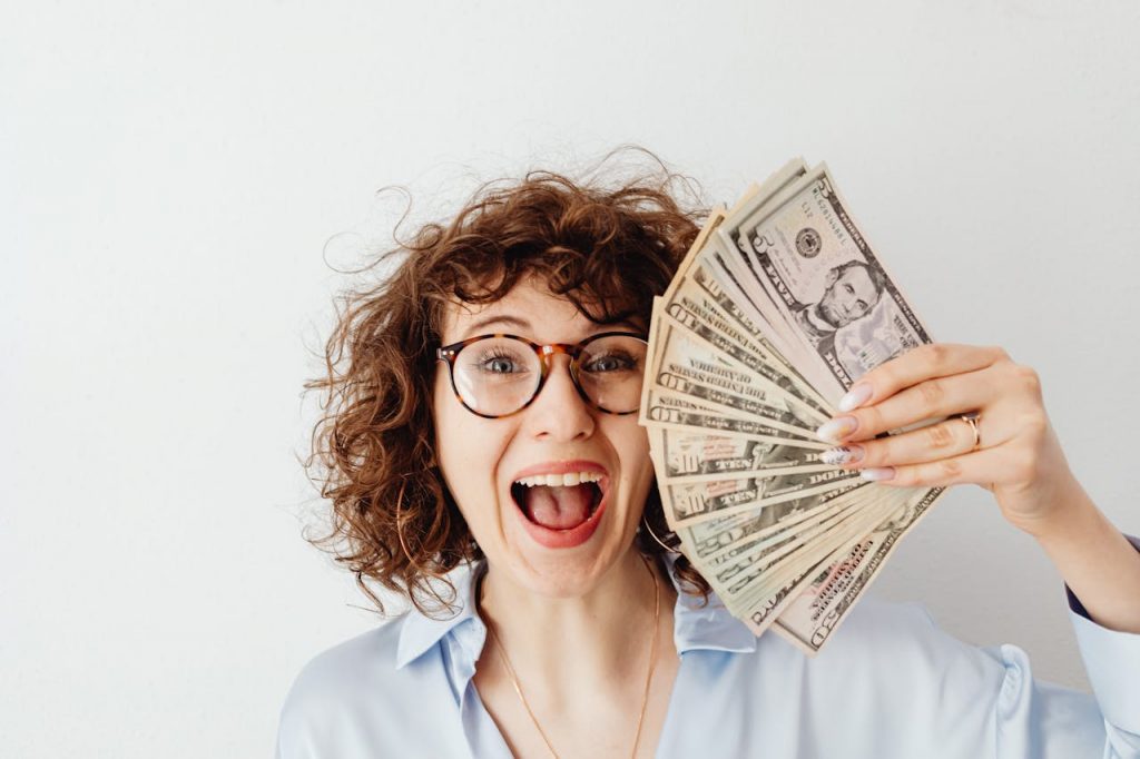 5 Money Hacks of 2024: Boost Your Savings and Financial Success pexels-photo-7680637-7680637.jpg