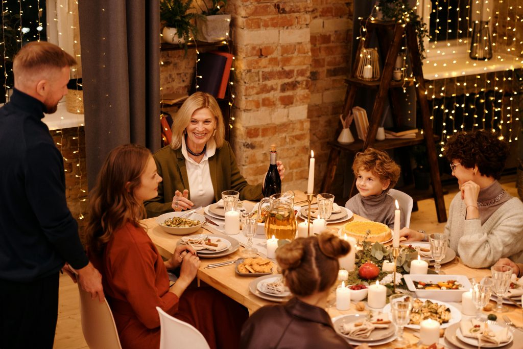 Balance Food and Gift Expenses This 2024 Holiday Season
